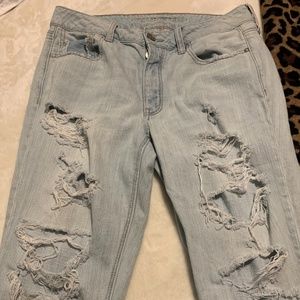 American Eagle ripped mom jeans